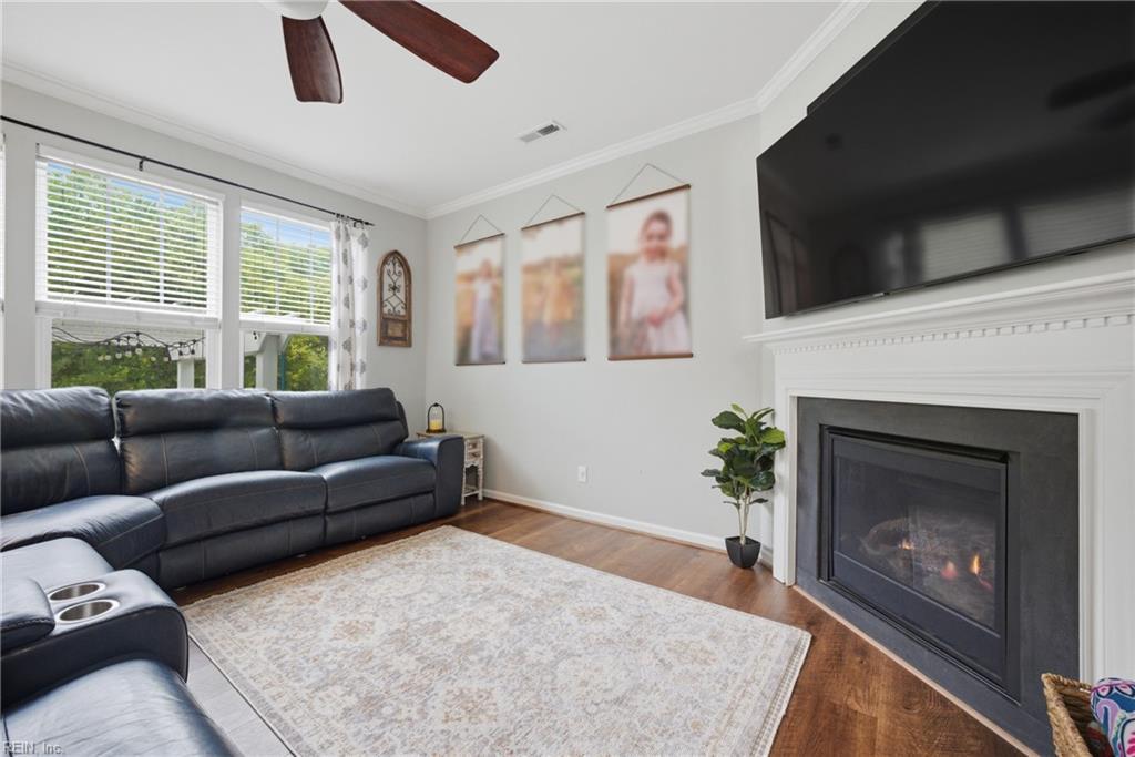1864 Fishing Circle interior 7